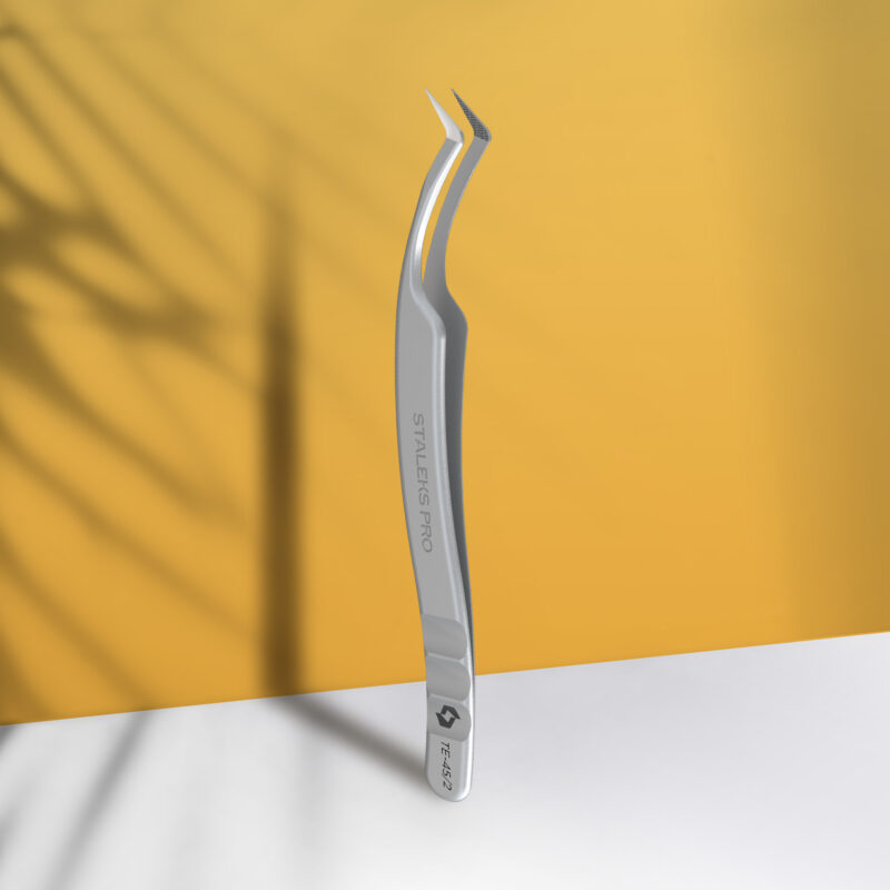 Pinça profissional com entalhes para pestanas EXPERT 45 TIPO 2 (em forma de L, 40°)