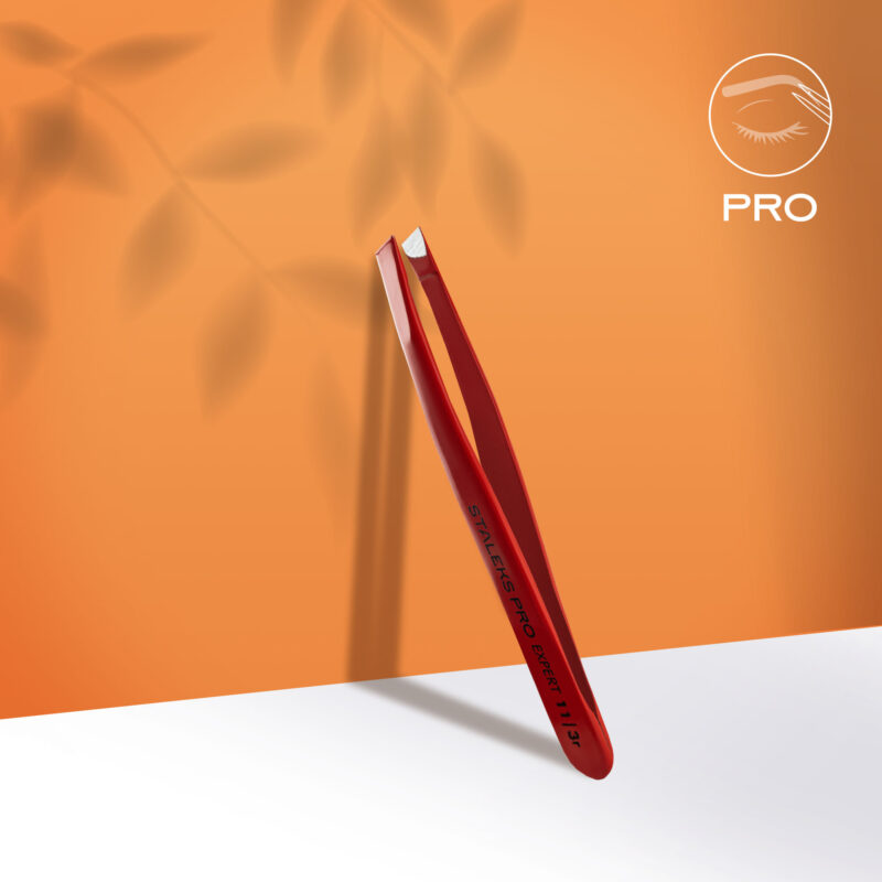 Pinça para sobrancelhas EXPERT 11 TIPO 3 (bordos largos inclinados), vermelha